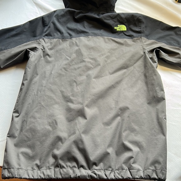 The North Face Hyvent Light Jacket Youth Large 14-16 Outdoors Water Resistant - Picture 8 of 9